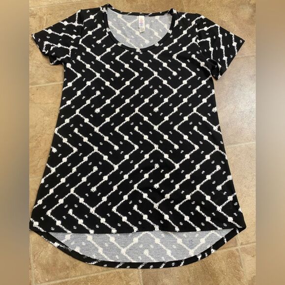 Lularoe Black and White Soft Tunic - Picture 1 of 3
